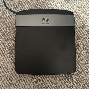 Linksys E2500 like new w/o power cord
